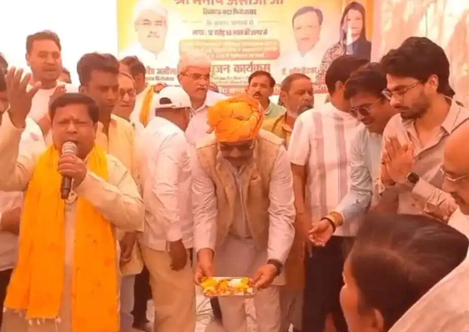 फतेहाबाद-फिरोजाबाद मार्ग का चौड़ीकरण 12 करोड़ 66 लाख से होगा, विधायक व महापौर ने किया भूमि पूजन