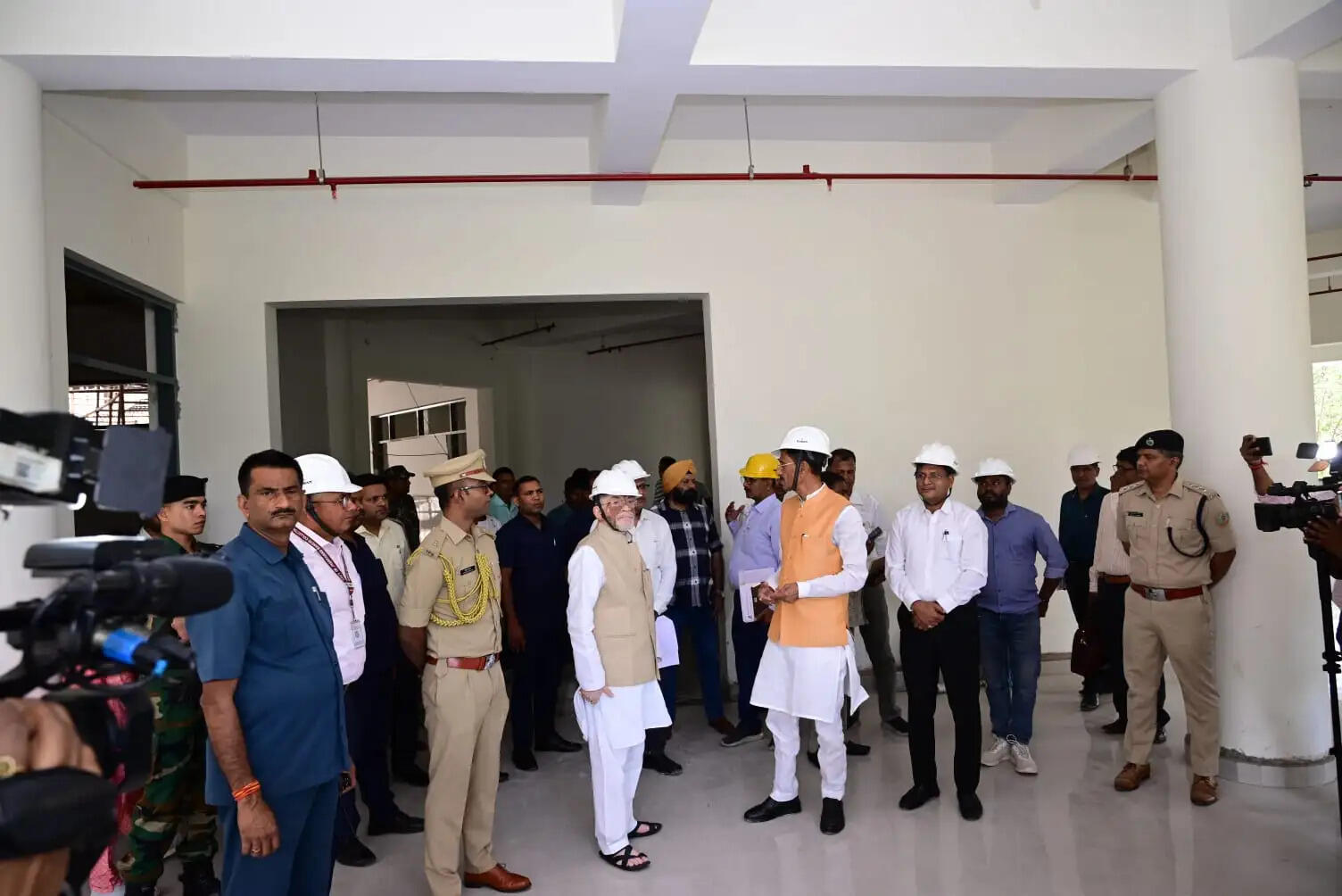 राज्यपाल ने रांची में निर्माणाधीन अत्याधुनिक पुस्तकालय का किया निरीक्षण