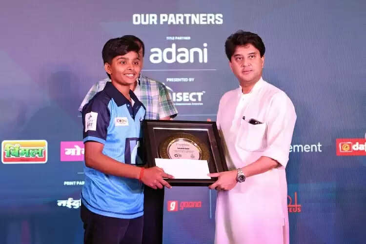 मध्य प्रदेश लीग सीजन-2 का भव्य उद्घाटन, ज्योतिरादित्य सिंधिया बोले- एमपीएल बना खिलाड़ियों का लॉन्चपैड