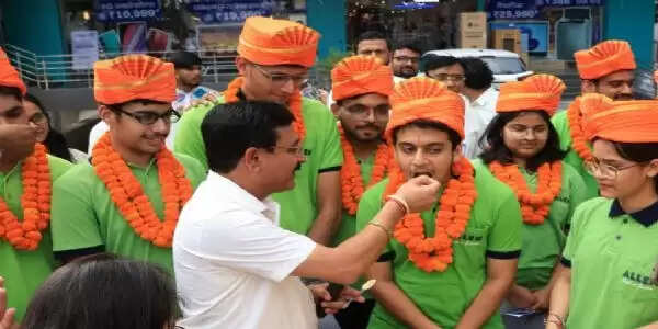 नीट-2025: एलेन देहरादून के सारांश मित्तल ने हासिल की ऑल इंडिया रैंक-69, उत्तराखंड टॉपर बने