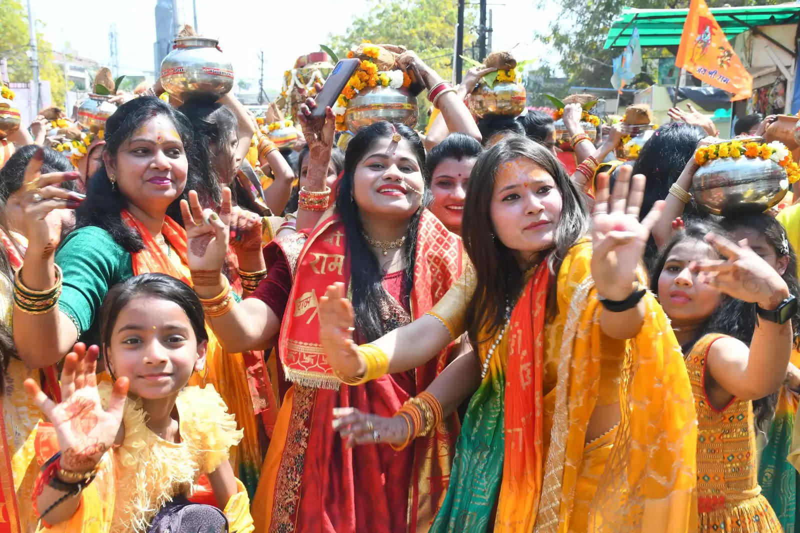 मुरैना: भव्य कलश यात्रा के साथ भागवत कथा आरंभ