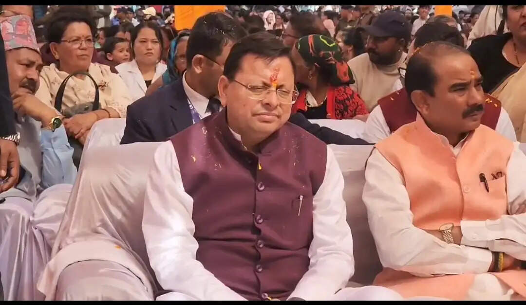 युवाओं के साथ मुख्यमंत्री धामी ने सुनी ‘मन की बात’, स्वदेशी उत्पाद अपनाने पर जोर
