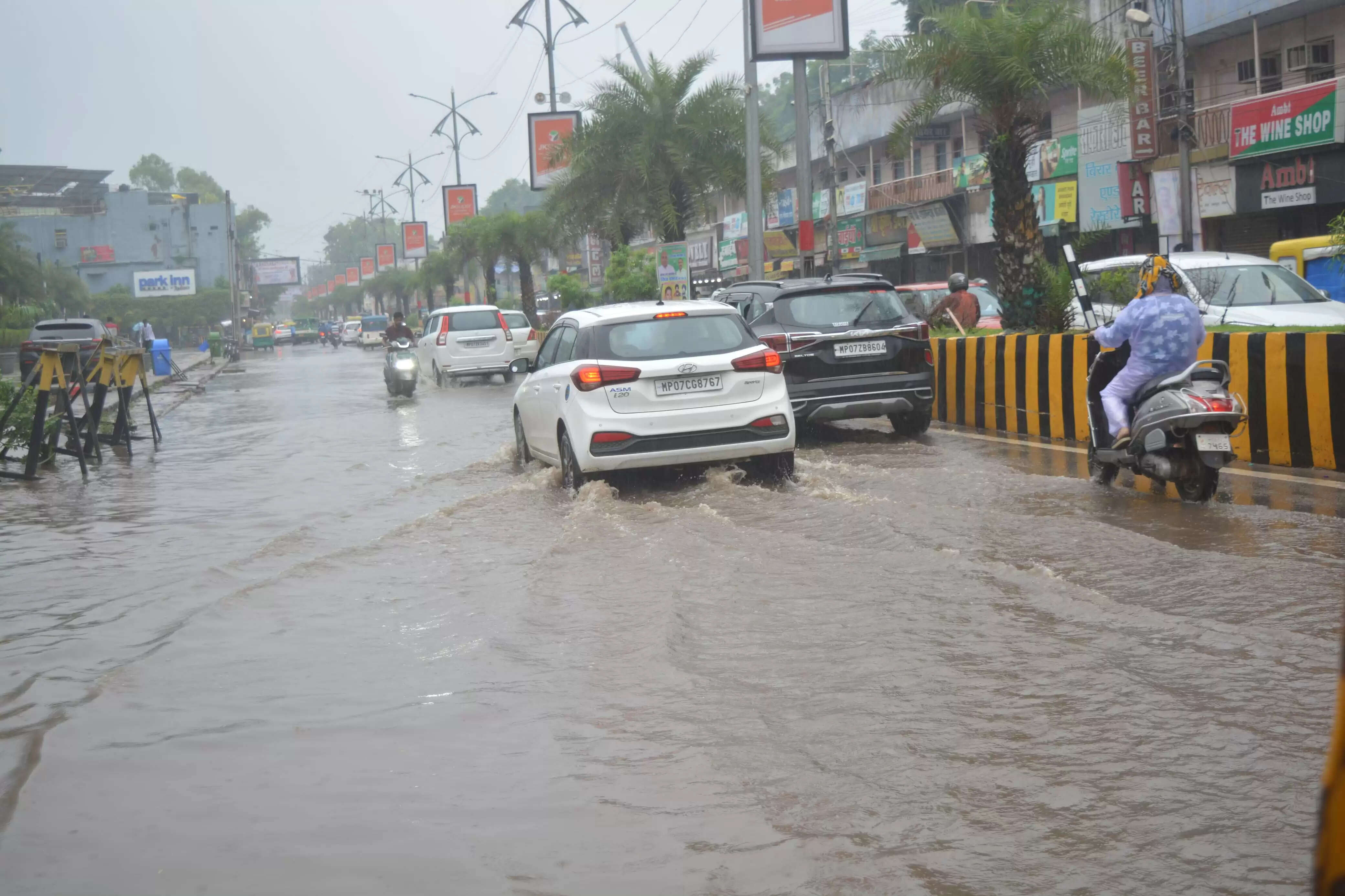 ग्वालियर: शहर में दोपहर में अचानक बरसे मेघ, 38.5 मिलीमीटर गिरा पानी