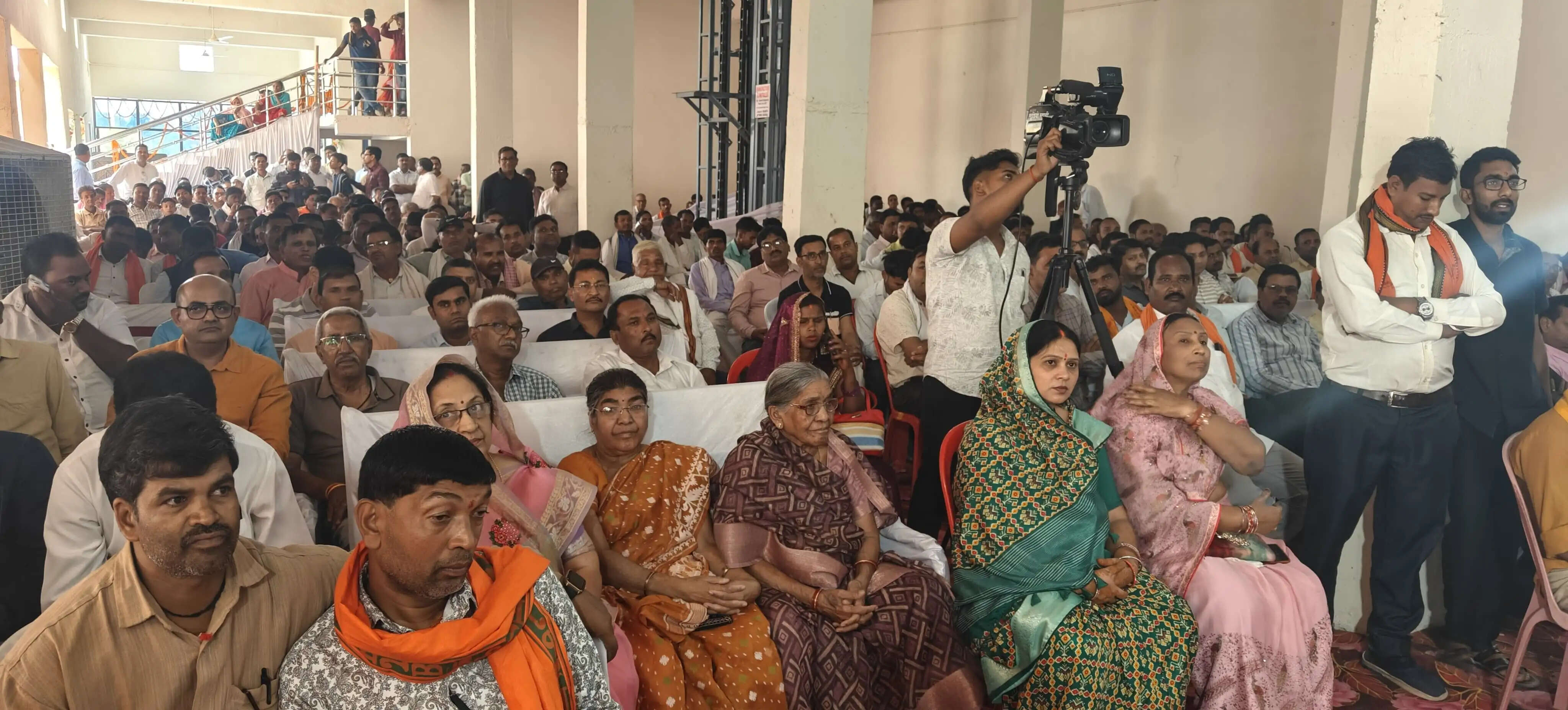 बलरामपुर : विशाल किसान सम्मेलन व कुदरगढ़ी कोल्ड स्टोरेज के उद्घाटन समारोह में शामिल हुए मंत्री नेताम