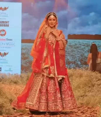 शहनाज गिल ने अपने रैंप डेब्यू पर सिद्धू मूसे वाला के गानों पर किया डांस