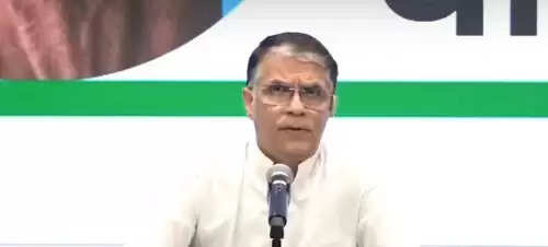 पेट्रोल-डीजल की कीमतों में कमी के बावजूद उपभोक्ताओं को कोई राहत नहीं: कांग्रेस