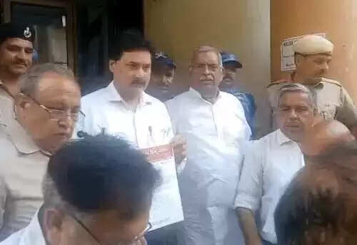 फरीदाबाद : बंगाल हिंसा के विरोध में हिंदू संगठनों ने किया प्रदर्शन