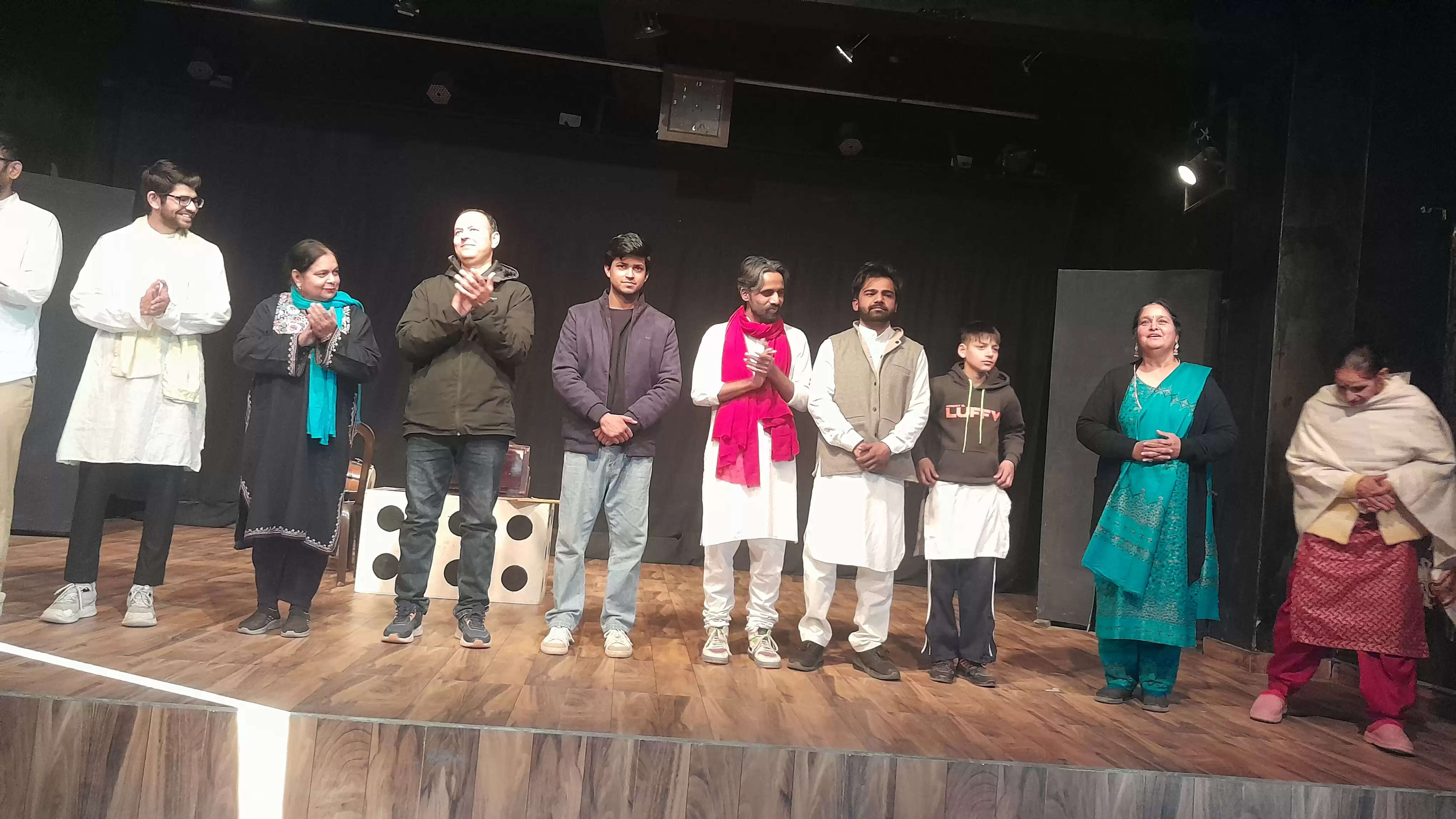 रंगमंच: हरिशंकर परसाई की कहानी निठल्ले की डायरी का मंचन