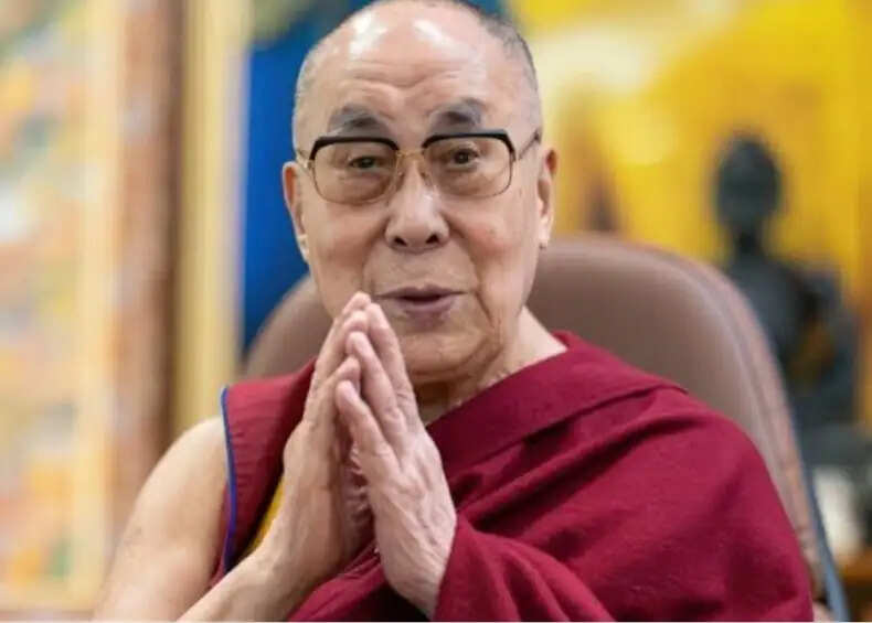 धर्मगुरु दलाई लामा ने बाढ़ में जान गंवाने वालों के लिए की प्रार्थना