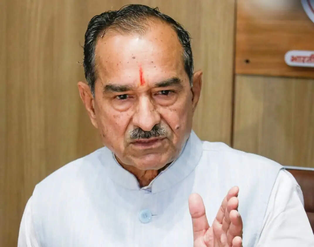 चुनाव आयोग के खिलाफ कांग्रेस का प्रदर्शन सुर्खियों में बने रहने की कोशिश : मदन राठौड़