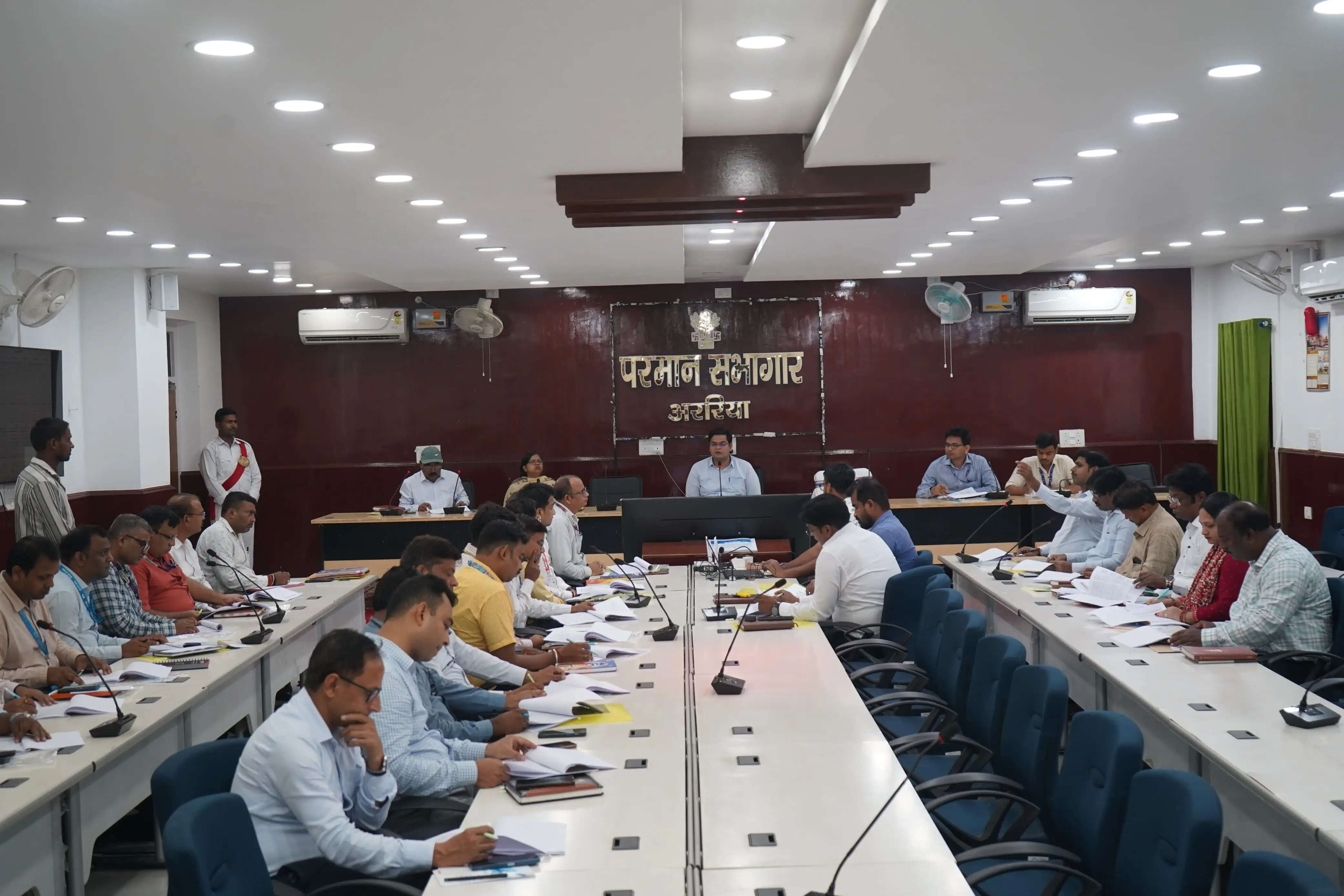 डीएलसीसी की बैठक में डीएम के तल्ख तेवर, अनुपस्थित बैंक के शाखा प्रबंधक पर कार्रवाई के साथ कार्यप्रणाली में सुधार के दिए निर्देश