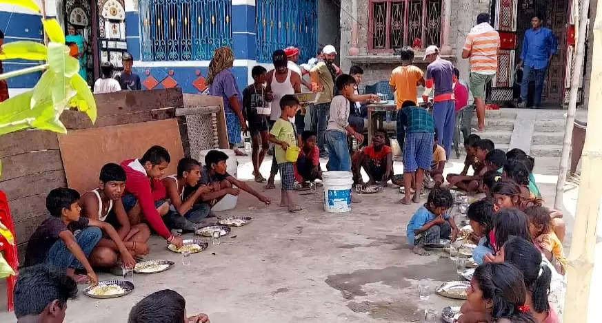 संग्रामपुर के अग्नि पीड़ितों के लिए सामुदायिक किचेन हुआ शुरू