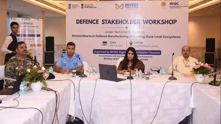 ग्वालियरः रक्षा विनिर्माण को बढ़ावा देने के लिए हितधारक परामर्श बैठक संपन्न