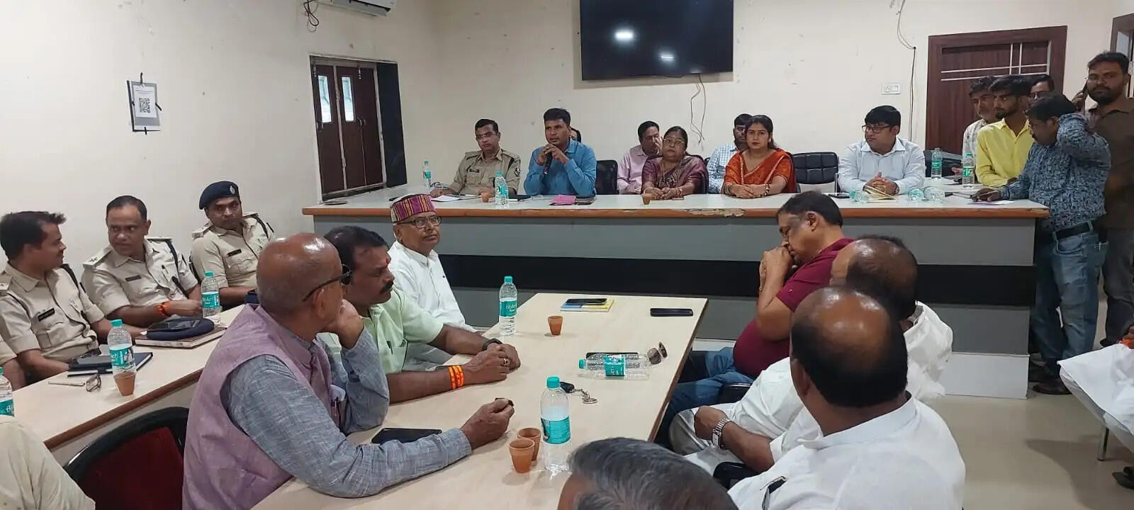 महावीरी झंडा शोभायात्रा जुलूस को लेकर अनुमंडल स्तरीय शांति समिति की बैठक,डीजे पर रहेगा प्रतिबंध