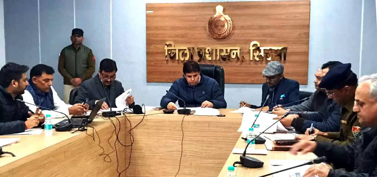 सिरसा: सडक़ों पर लगाई जाए सफेद पट्टी: एडीसी