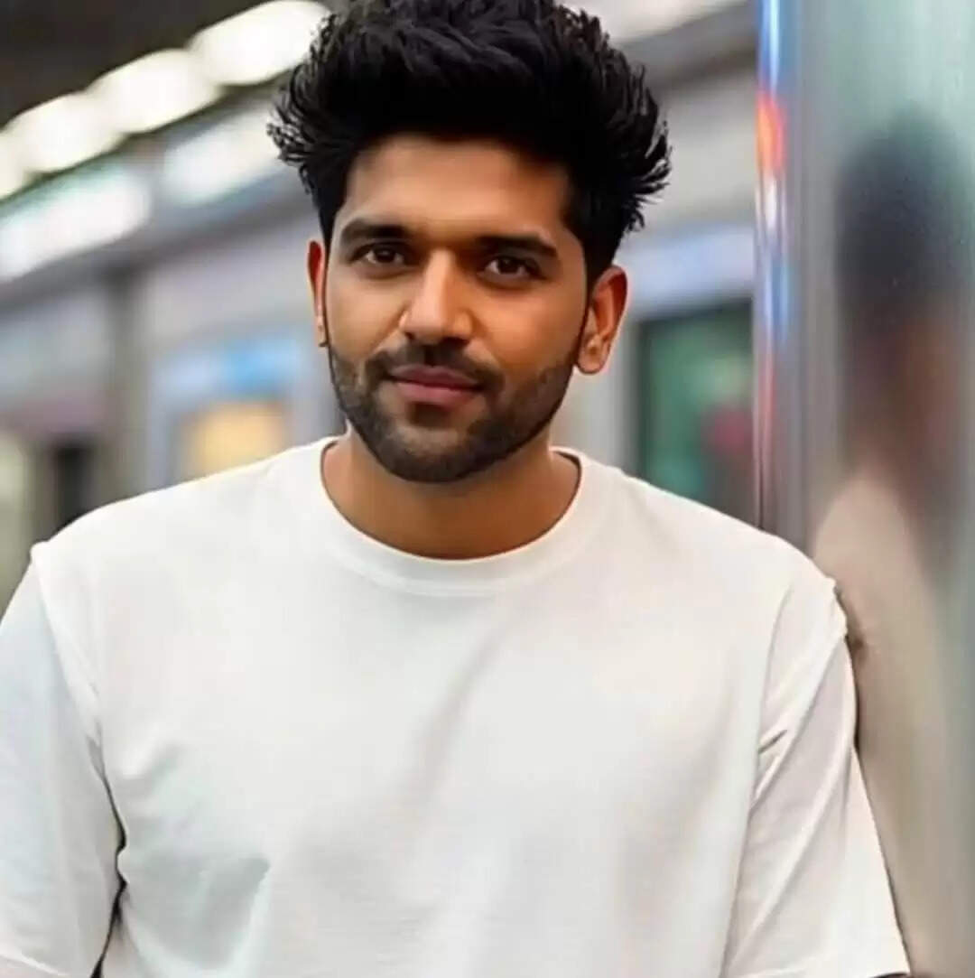 इतिहास के पन्नों में 30 अगस्त : 'पटोला' गाने से रातों रात स्टार बने पंजाबी गायक गुरु रंधावा का जन्मदिन