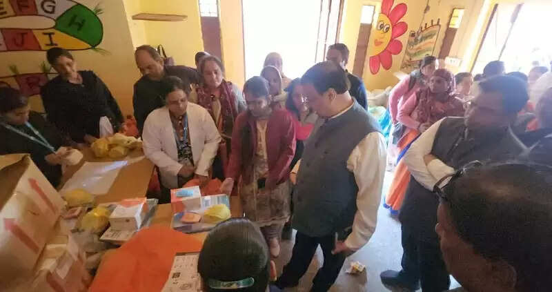 इंदौरः भागीरथपुरा में ड्रेनेज और पेयजल लाइन का कार्य तेजी से जारी, अफरसरों ने लिया व्यवस्थाओं का जायजा