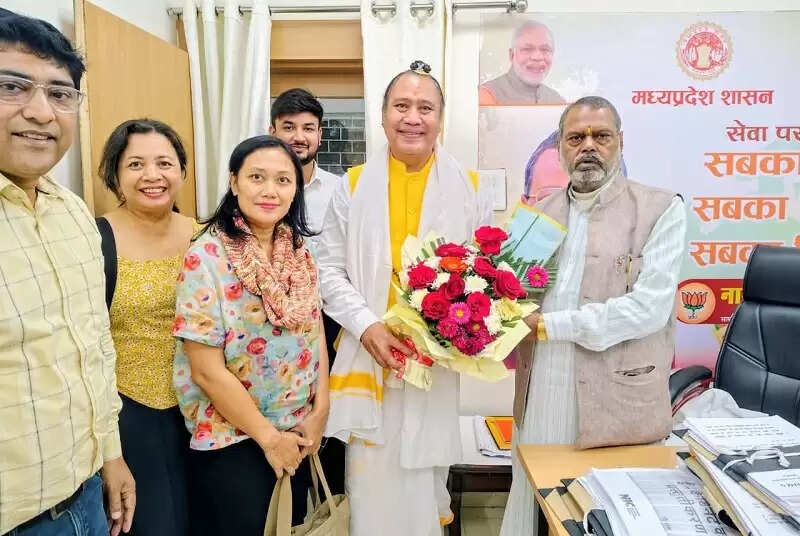 इंडोनेशिया के गाँधीवादी विचारक उदयना ने मप्र के सामाजिक न्याय मंत्री से की सौजन्य भेंट