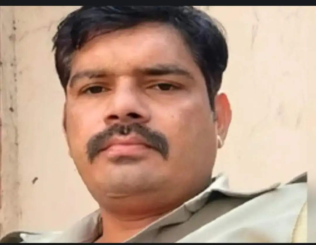 सिपाही का हार्ट अटैक से निधन, गार्ड ऑफ ऑनर के साथ दी गई अंतिम विदाई