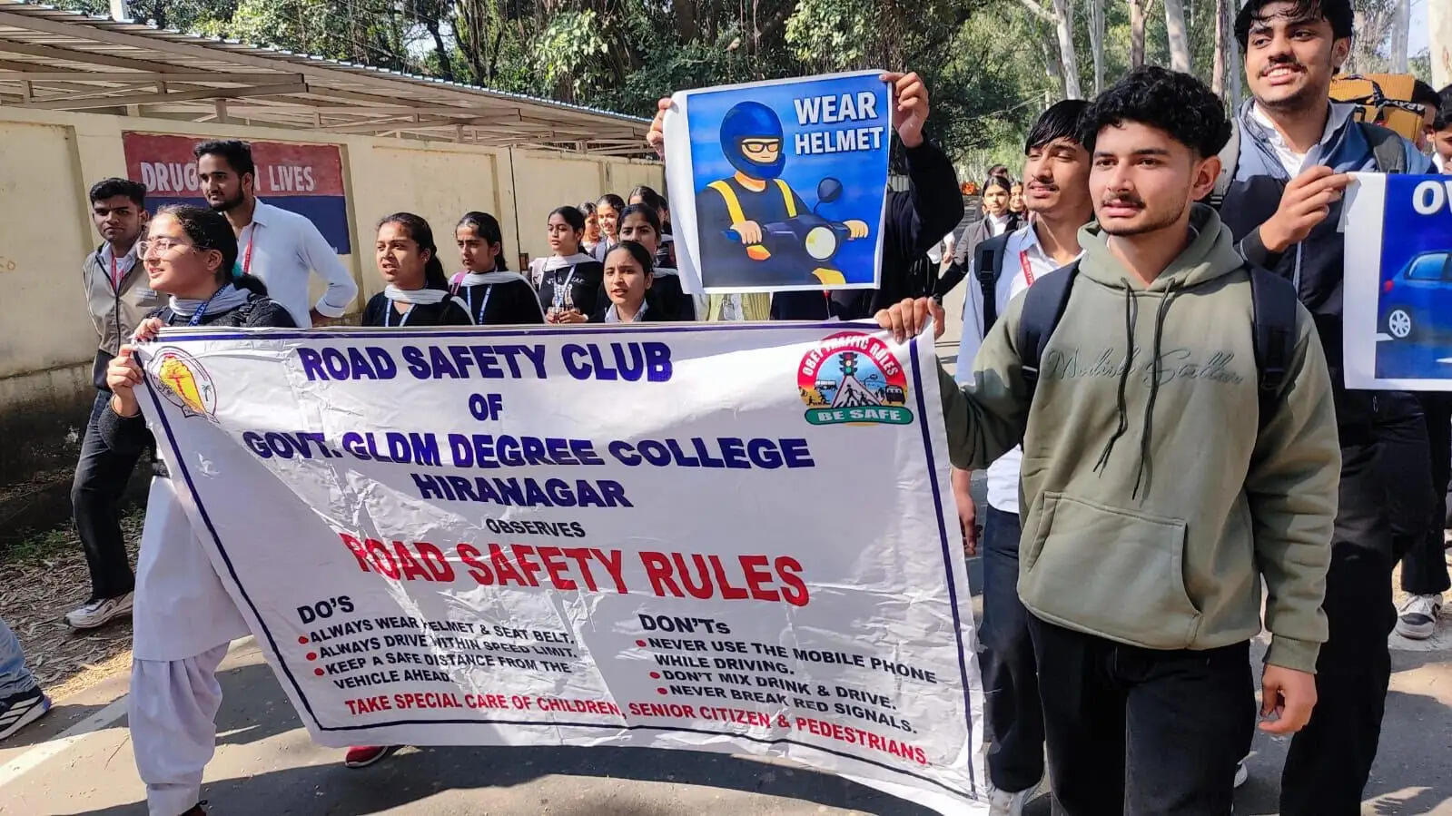 हीरानगर में सड़क सुरक्षा गतिविधियों का समापन, जागरूकता रैली निकाली