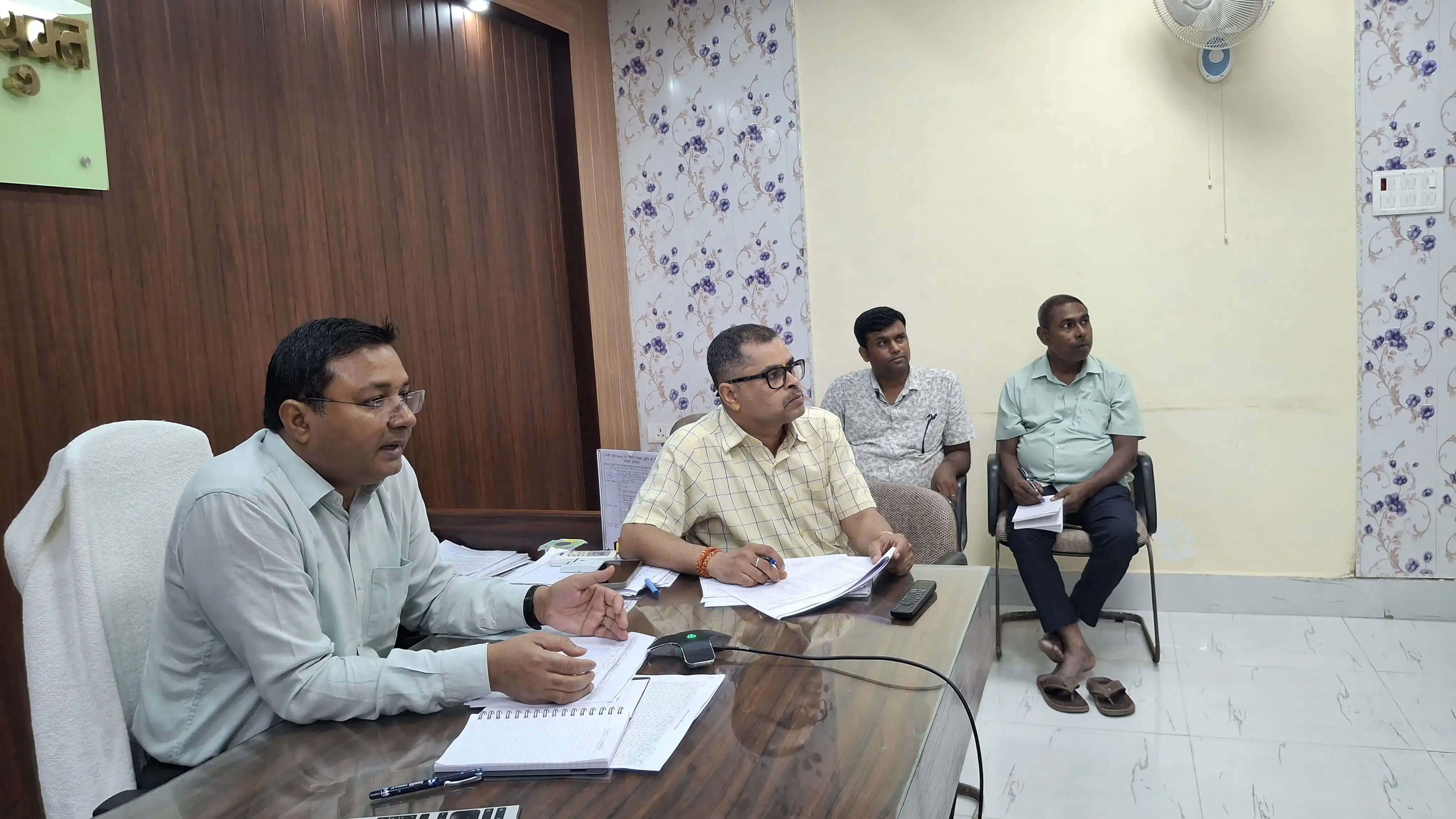 स्वच्छ भारत मिशन और पीएम आवास योजना की समीक्षा, डीडीसी ने दिए सख्त निर्देश