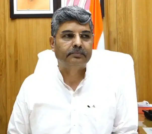 कांग्रेस ने ठेकेदारी प्रथा को बढ़ाया,भाजपा ने नौकरियों में पारदर्शिता अपनाई:प्रवीण अत्रे