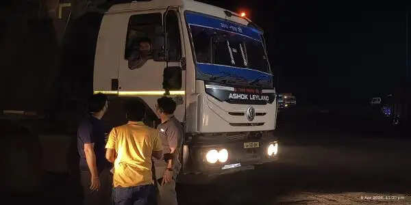 जांजगीर-चांपा में रेत माफियाओं पर बड़ी कार्रवाई, 4 वाहन जब्त