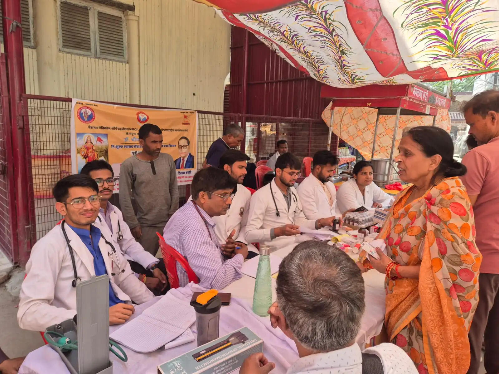 राष्ट्रीय स्वयंसेवक संघ ने गोरक्ष प्रांत में लगाये 149 निःशुल्क स्वास्थ्य शिविर, डॉ. भीमराव अंबेडकर की जयंती के उपलक्ष्य में आयाेजन