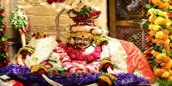 श्री काशी विश्वनाथ का झूलनोत्सव श्रृंगार देख शिवभक्त निहाल, दरबार में उमड़ा आस्था का सैलाब
