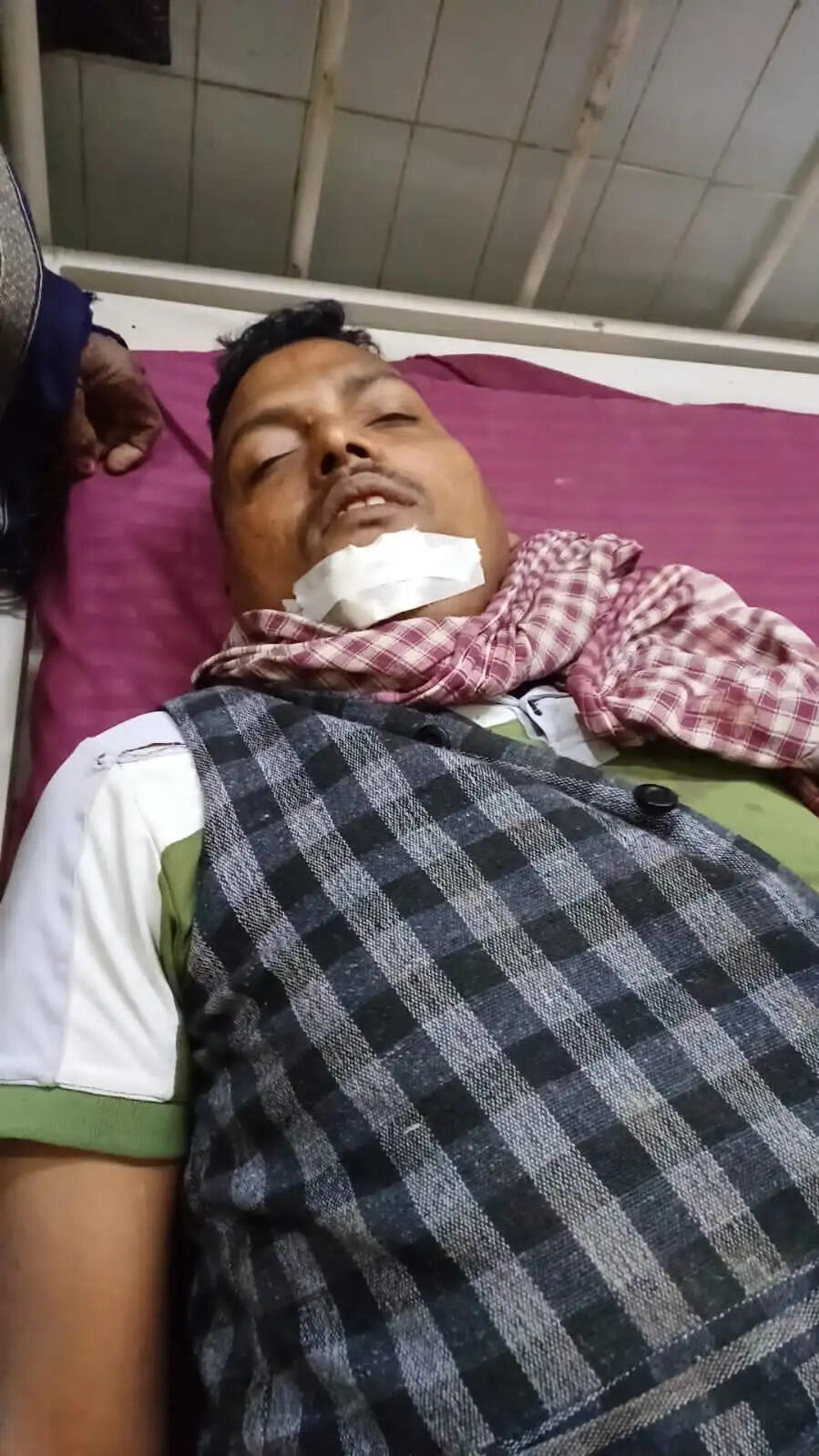 प्रयागराज-जौनपुर हाईवे पर भीषण हादसा: रोडवेज बस खड़े ट्रक से टकराई, चालक की मौत, 9 यात्री घायल