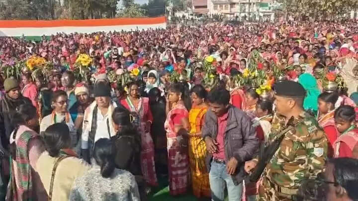 धूमधाम में मना सागुन सोहराय पर्व मंत्री इरफान अंसारी हुए शमिल