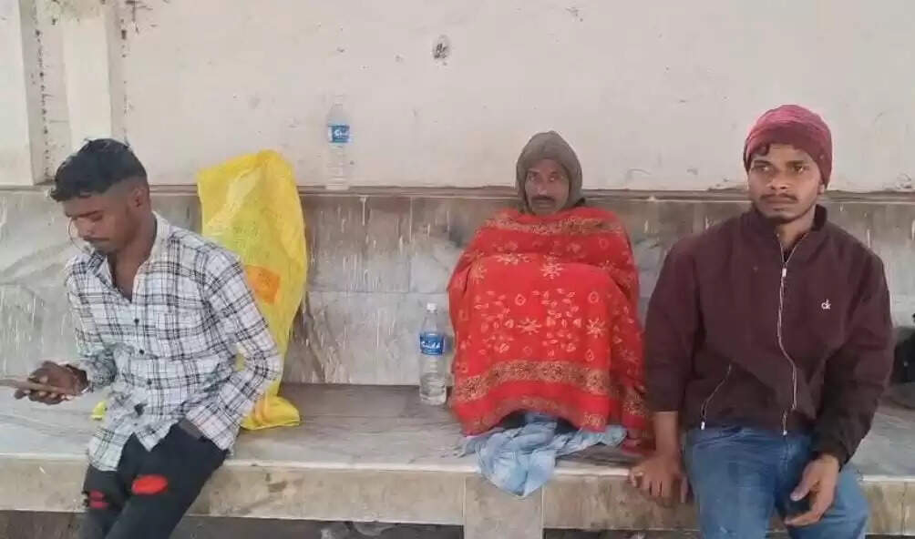 ट्रेन की चपेट में आने से युवक की मौत