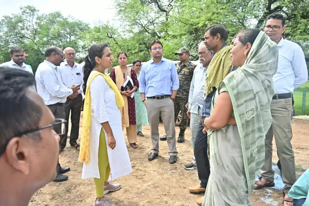 कलेक्टर नम्रता गांधी ने कृषि व उद्यानिकी महाविद्यालय के प्रमुखों काे दिए आवश्‍यक निर्देश