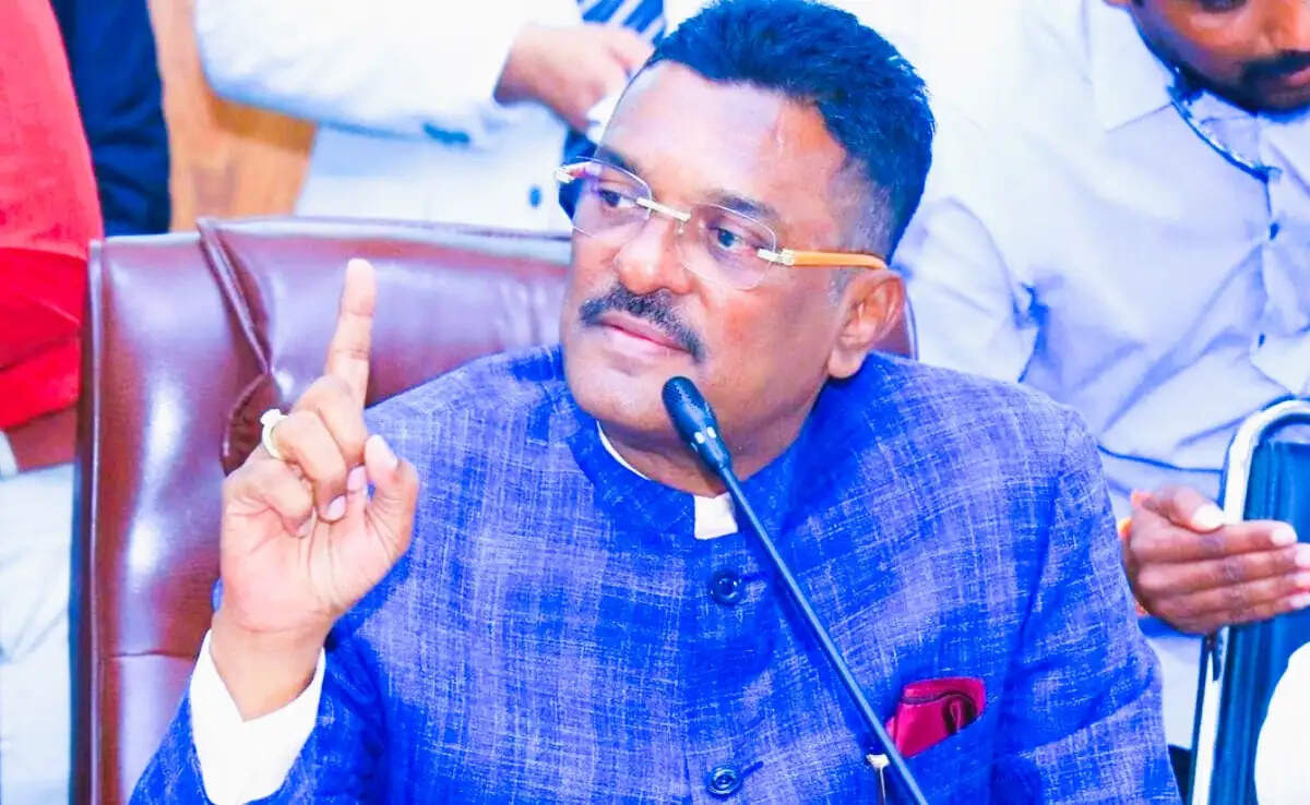 गैरमराठी बस चालक सीखें मराठी भाषा : प्रताप सरनाईक