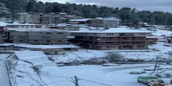 हिमाचल में दो माह का सूखा खत्म, बारिश-बर्फ़बारी से खिले किसानों-बागवानों के चहरे, पर्यटकों का उमड़ना शुरू