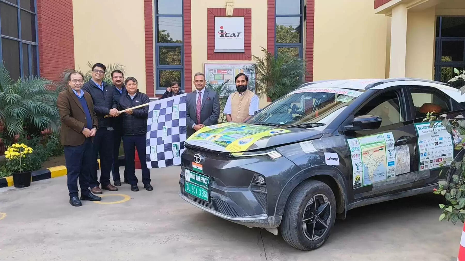 इलेक्ट्रिक वाहनों के प्रति जागरुकता को भारत महा ईवी रैली पहुंची मानेसर