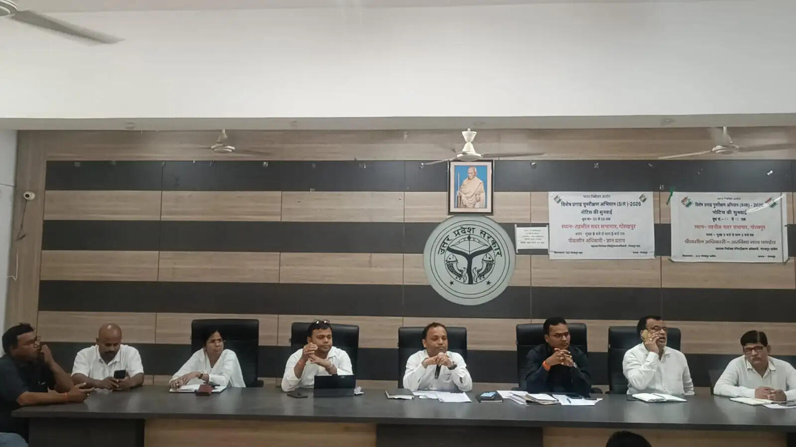 राजस्व कार्यों में लापरवाही पर एसडीएम सख्त, समयबद्ध निस्तारण के दिए निर्देश