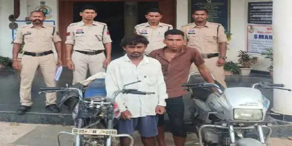 मोटरसाइकिल चोरी के दो आरोपित गिरफ्तार
