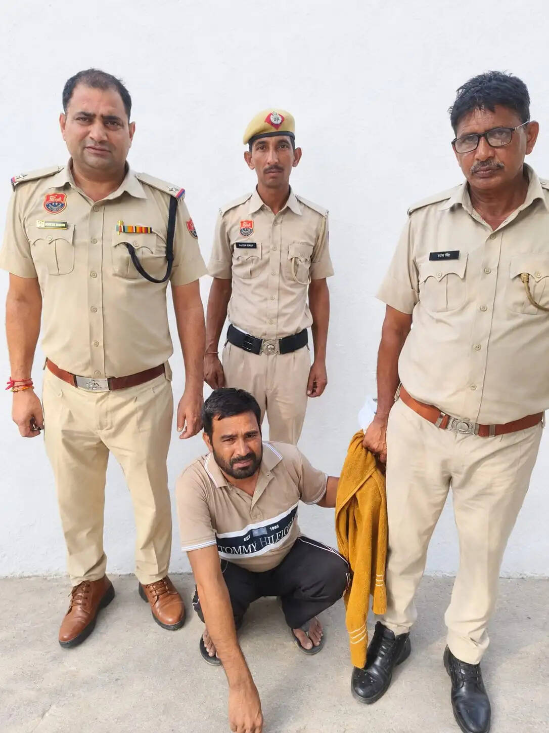 नूंह में सस्ती फॉर्च्यूनर का झांसा देकर 4.30 लाख की लूट, आठ साल से फरार आरोपी गिरफ्तार