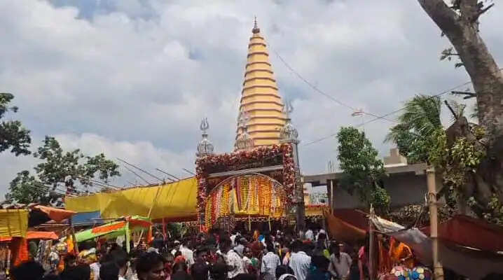 सावन की अंतिम सोमवारी पर तिलेहश्वर महादेव मंदिर में उमड़ा आस्था का सैलाब