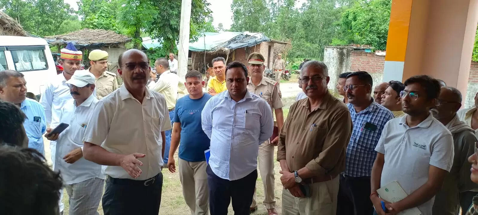 वर्ल्ड लाइफ टीम के साथ वन विभाग नरभक्षी गुलदार को पकड़ने की बनाए रणनीति : जिलाधिकारी