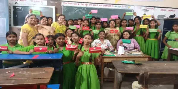 मारवाड़ी महिला सम्मेलन के समर कैंप में छात्राओं ने लिया हिस्सा