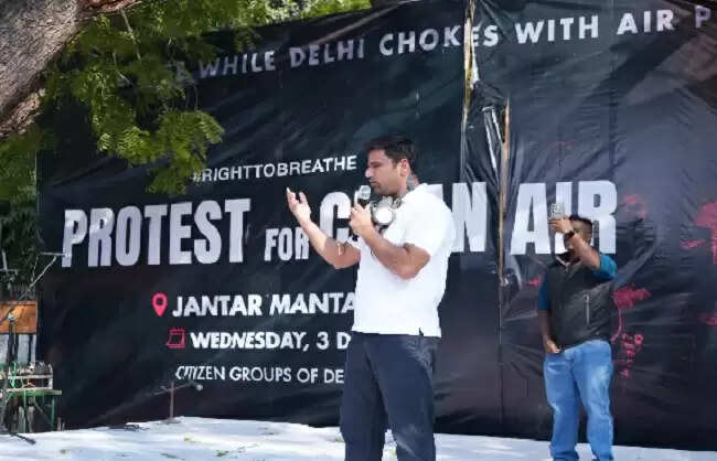 जंतर-मंतर पर एनएसयूआई और दिल्ली सिटीजन्स ग्रुप ने किया सांस्कृतिक प्रदर्शन