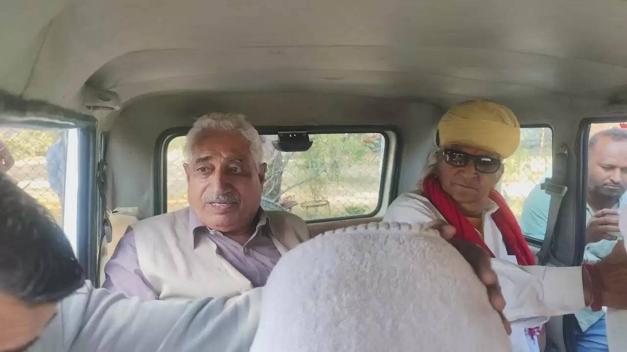 जेएनवी विश्वविद्यालय : पेंशनर्स के प्रदर्शन में कुलगुरु के साथ धक्का-मुक्की