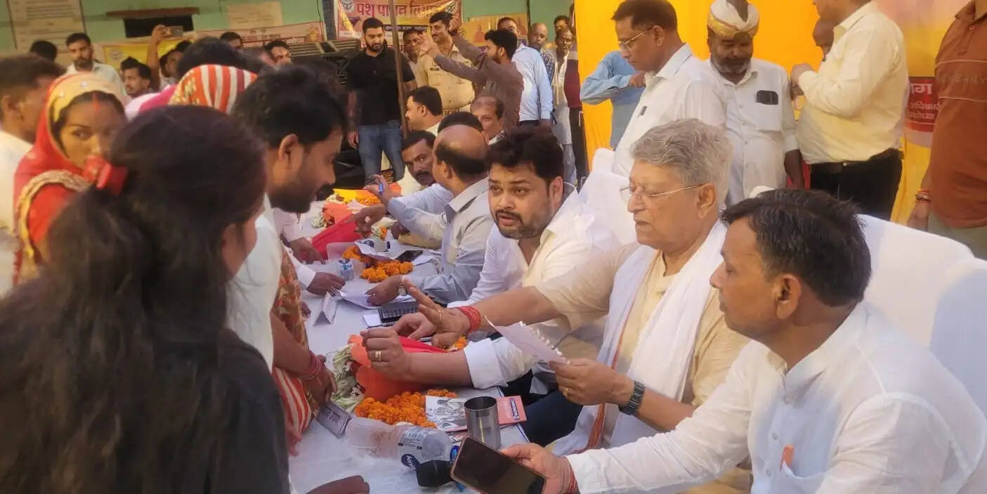 जनचौपाल में आईं ग्रामीणों की समस्याओं का हो त्वरित निस्तारण : विधायक