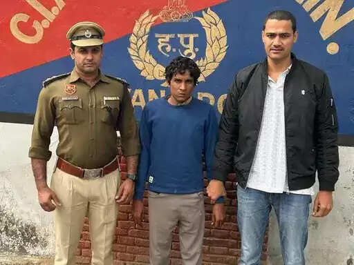 पलवल में फरार गौ तस्कर गिरफ्तार, कैंटर में ले जा रहा था 23 गोवंश