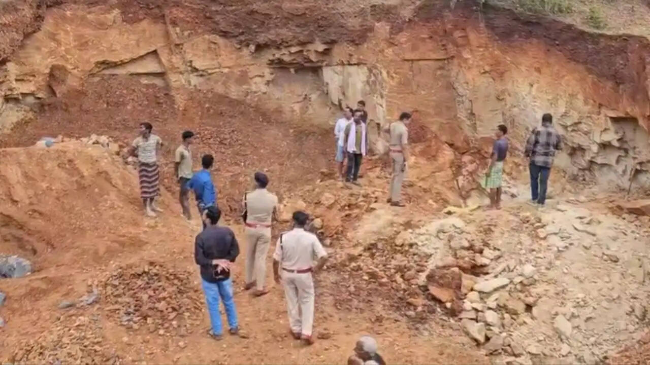सूरजपुर : अवैध खनन के दौरान बड़ा हादसा, भारी पत्थर गिरने से दो युवकों की मौत