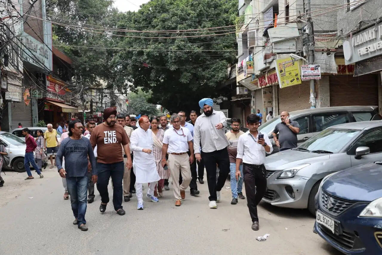 महापौर ने दक्षिणी पूर्वी जोन का किया निरीक्षण, स्वच्छता एवं निर्माण कार्यों में तेजी लाने के दिए निर्देश