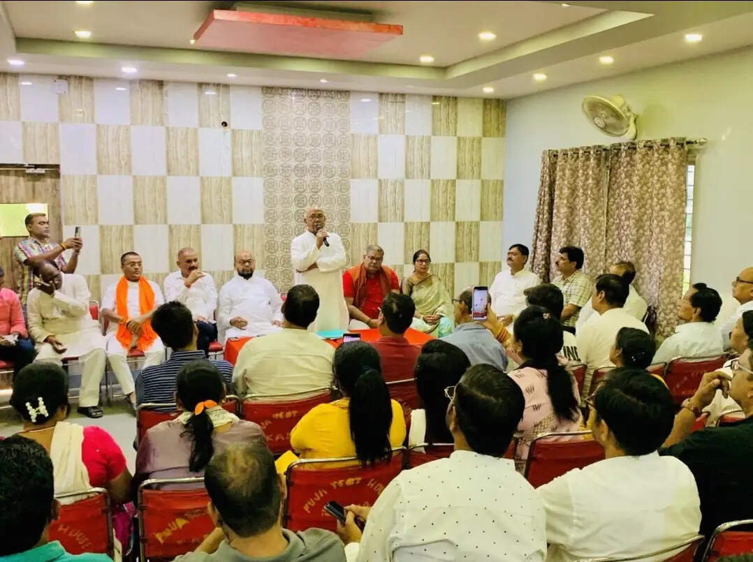 रेल यात्री संघर्ष समिति के बैनर तले आगे बढ़ेगा आंदोलन, शिवशंकर सिंह बने संयोजक