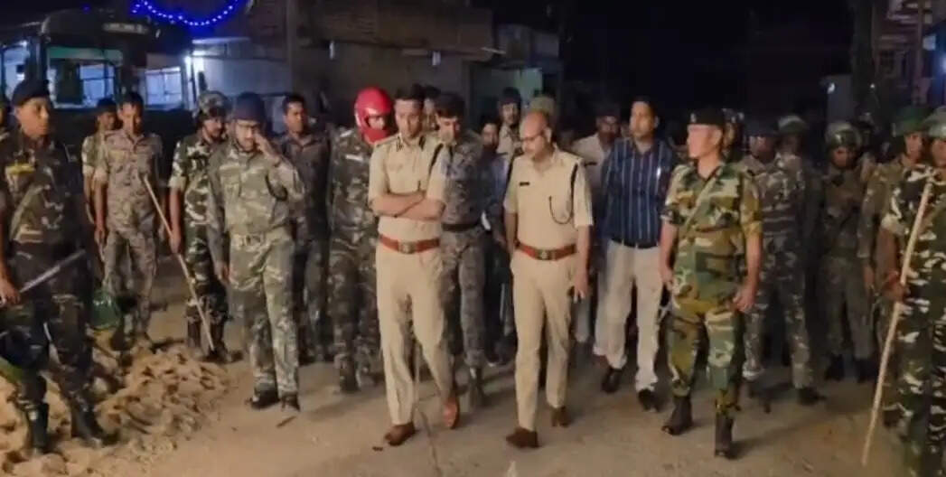 झारखंड के गढ़वा में महाष्टमी के जुलूस पर पथराव, 19 गिरफ्तार, थाना प्रभारी लाइन हाजिर